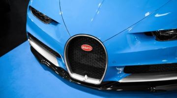 أكبر تجمع في تاريخ بوغاتي: أكثر من 70 سيارة (فيرون) تضيء سماء لاس فيغاس