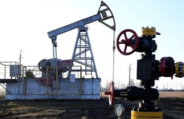 تراجع النفط مع استئناف عمليات التحميل في مركز تصدير روسي تراجع النفط مع استئناف عمليات التحميل في مركز تصدير روسي