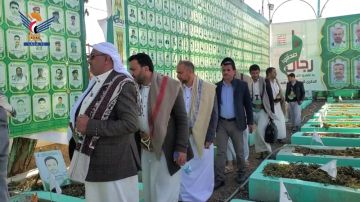 قضاة وكوادر محكمة ونيابة استئناف عمران يزورون روضة ومعرض صور الشهداء قضاة وكوادر محكمة ونيابة استئناف عمران يزورون روضة ومعرض صور الشهداء