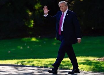 ترامب يطلب التحقيق في علاقات جيفري إبستين مع كلينتون ترامب يطلب التحقيق في علاقات جيفري إبستين مع كلينتون