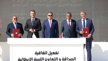 ليبيا وإيطاليا توقعان عقد تشييد طريق بطول 160 كيلومترا بطرابلس ليبيا وإيطاليا توقعان عقد تشييد طريق بطول 160 كيلومترا بطرابلس