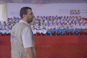 500 عريس وعروس.. حفل زفاف جماعي تاريخي في المخا اليمنية (صور فيديو) 500 عريس وعروس.. حفل زفاف جماعي تاريخي في المخا اليمنية (صور فيديو)