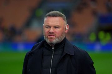 روني يهاجم محمد صلاح بعد واقعة مانشستر سيتي