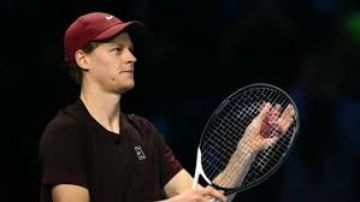 سينر يهزم زفيريف ويبلغ قبل نهائي البطولة الختامية للتنس سينر يهزم زفيريف ويبلغ قبل نهائي البطولة الختامية للتنس