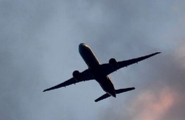 عقوبة تصل إلى 38 عاما بانتظار أمريكية بتهمة الاعتداء على مضيفات طيران خلال رحلة جوية