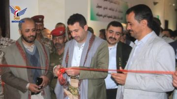 مؤسستا 26 سبتمبر و اليمن تفتتحان معرض صور شهدائهما