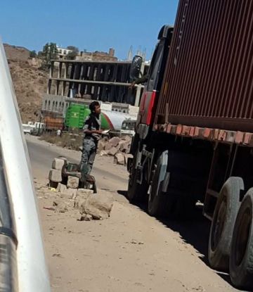 مقاومة مريس: احتجاز الشاحنات هدفه إنهاء نقاط الجباية الحوثية على خط دمت صنعاء مقاومة مريس: احتجاز الشاحنات هدفه إنهاء نقاط الجباية الحوثية على خط دمت صنعاء