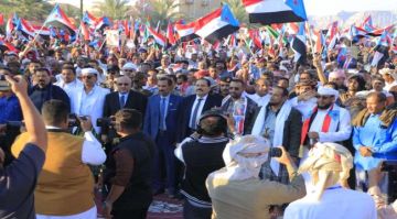 في مليونية 30 نوفمبر.. حشود سيئون توكد على تحرير وادي حضرموت واستعادة دولة الجنوب العربي(بيان) في مليونية 30 نوفمبر.. حشود سيئون توكد على تحرير وادي حضرموت واستعادة دولة الجنوب العربي(بيان)