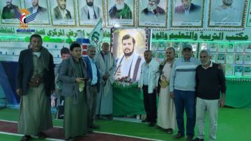 منتسبو القطاع الزراعي في إب يزورون معرض وروضة الشهداء منتسبو القطاع الزراعي في إب يزورون معرض وروضة الشهداء