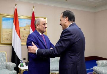 رئيس الوزراء بن بريك ينهي مهمة ناجحة في قطر ويعلن من عدن عن انفراج وشيك للمرتبات والاقتصاد!