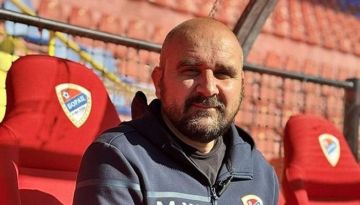 وفاة مدرب فريق صربي خلال مباراة بالدوري