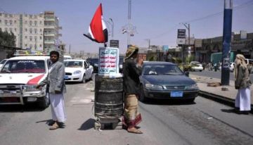 الحوثيون يعمقون الانهيار الاقتصادي في اليمن وسط تحذيرات أممية خطيرة