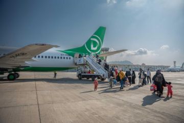 عبر مطار عدن.. الأمم المتحدة تعلن عودة 148 لاجئا صوماليا إلى بلادهم طواعية