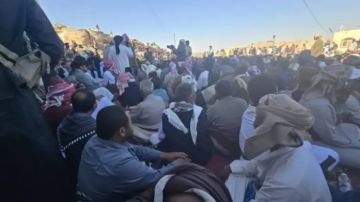 عاجل: قبائل حضرموت تعلن التحرك الفوري والاستنفار الشامل ضد قوات الانتقالي والشيخ بن حبريش: سنطرد الغزاة عاجل: قبائل حضرموت تعلن التحرك الفوري والاستنفار الشامل ضد قوات الانتقالي والشيخ بن حبريش: سنطرد الغزاة