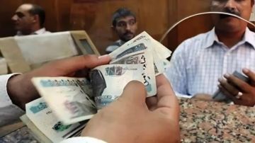 صرف مرتبات نوفمبر 2025 في مصر .. حقيقة الزيادات الجديدة