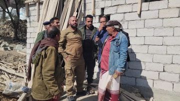 مدير أمن الضالع يتفقد مشاريع ترميم مبنى الإدارة العامة وعدد من المراكز الأمنية بالمحافظة مدير أمن الضالع يتفقد مشاريع ترميم مبنى الإدارة العامة وعدد من المراكز الأمنية بالمحافظة