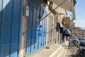 إضراب غير مسبوق يشل الحركة التجارية بصنعاء ردا على جبايات مليشيا الحوثي