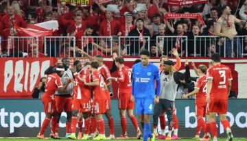 بايرن ميونخ يقسو على ليفركوزن في شوط واحد بايرن ميونخ يقسو على ليفركوزن في شوط واحد