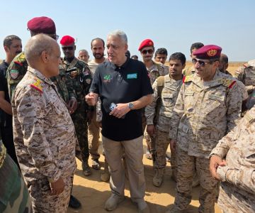 وفد عسكري رفيع المستوى يزور مقر مسام في ميدي وفد عسكري رفيع المستوى يزور مقر مسام في ميدي