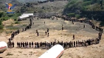 وقفة لقبائل السلفية بريمة وفاء للشهداء وتأكيدا على الجهوزية في مواجهة الأعداء وقفة لقبائل السلفية بريمة وفاء للشهداء وتأكيدا على الجهوزية في مواجهة الأعداء