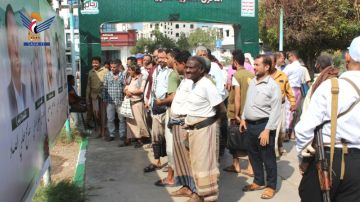 قيادات وموظفو المصائد في الحديدة يزورون معرض وروضة الشهداء قيادات وموظفو المصائد في الحديدة يزورون معرض وروضة الشهداء