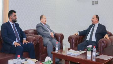 لقاء يجمع وزير النقل بمسؤول في قيادة المجلس الانتقالي