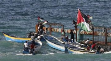 بحرية العدو الصهيوني تعتقل ثلاثة صيادين فلسطينيين غرب ميناء غزة