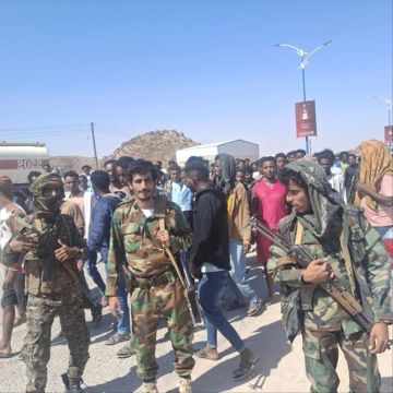 حملة أمنية في عتق لترحيل المهاجرين الأفارقة حملة أمنية في عتق لترحيل المهاجرين الأفارقة