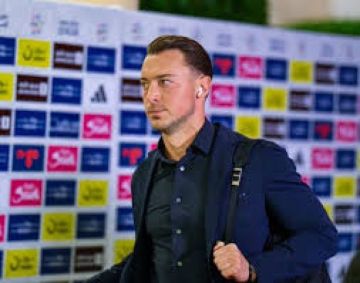 يايسله: المنتقدون يجهلون طريقة إدارة تشكيلة الأهلي يايسله: المنتقدون يجهلون طريقة إدارة تشكيلة الأهلي