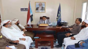 رئيس تنفيذية انتقالي أبين يلتقي فريق هيئة الفكر والإرشاد الديني بالأمانة العامة رئيس تنفيذية انتقالي أبين يلتقي فريق هيئة الفكر والإرشاد الديني بالأمانة العامة