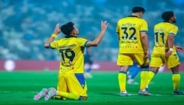 التعاون يسحق الفتح بخماسية ويتقاسم صدارة الدوري السعودي مع النصر التعاون يسحق الفتح بخماسية ويتقاسم صدارة الدوري السعودي مع النصر