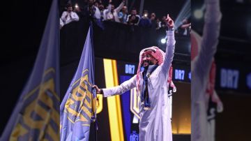 تعليق بيكيه عن البطولة.. فريق دربحة يتوج بلقب أول نسخة من دوري الملوك في الشرق الأوسط