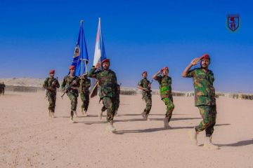 عرض عسكري لخريجي اللواء الثامن بقوات دفاع شبوة عرض عسكري لخريجي اللواء الثامن بقوات دفاع شبوة