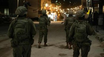 قوات العدو الاسرائيلي تواصل حملة اقتحاماتها الواسعة في الضفة الغربية وتعتقل 7 فلسطينيين قوات العدو الاسرائيلي تواصل حملة اقتحاماتها الواسعة في الضفة الغربية وتعتقل 7 فلسطينيين