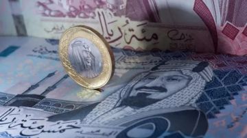لهواة الاستثمار.. سعر مغري للدولار مقابل الريال السعودي اليوم الاثنين 17 نوفمبر 2025