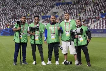 مصورون يمنيون في قلب الحدث: تغطية تاريخية لنهائي كأس العالم للناشئين من الدوحة مصورون يمنيون في قلب الحدث: تغطية تاريخية لنهائي كأس العالم للناشئين من الدوحة