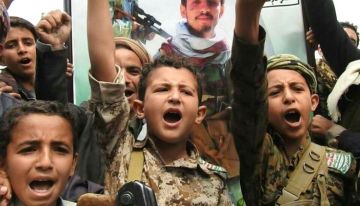 من القتل والاختطاف إلى التشريد والتجنيد.. أرقام مرعبة لانتهاكات حوثي بحق أطفال اليمن من القتل والاختطاف إلى التشريد والتجنيد.. أرقام مرعبة لانتهاكات حوثي بحق أطفال اليمن