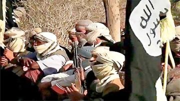 تمرد داخل قـــاعــدة اليمن.. قادة منشقون يمهلون القيادة 10 أيام تمرد داخل قـــاعــدة اليمن.. قادة منشقون يمهلون القيادة 10 أيام