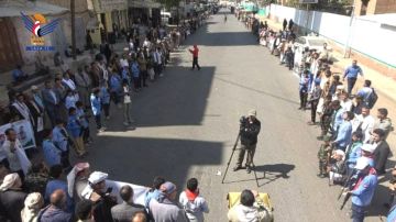 وقفة في مديرية الصافية وفاء للشهداء وتأكيدا على استمرار التعبئة العامة وقفة في مديرية الصافية وفاء للشهداء وتأكيدا على استمرار التعبئة العامة