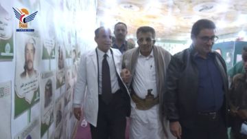 منتسبو مستشفى رداع المركزي ومكتب الصحة يزورون معرض وروضة الشهداء منتسبو مستشفى رداع المركزي ومكتب الصحة يزورون معرض وروضة الشهداء