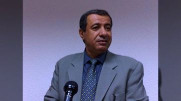 الحوثيون يحاصرون منزل زعيم حزب المؤتمر الشعبي بصنعاء في تطور مفاجئ الحوثيون يحاصرون منزل زعيم حزب المؤتمر الشعبي بصنعاء في تطور مفاجئ