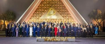 بحضور دولي كبير.. الرئيس العليمي يشارك في افتتاح المتحف المصري الكبير بالقاهرة بحضور دولي كبير.. الرئيس العليمي يشارك في افتتاح المتحف المصري الكبير بالقاهرة