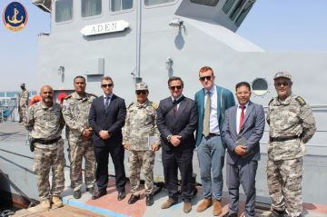 خفر السواحل اليمنية تبحث التعاون البحري والأمني مع وفد بريطاني خفر السواحل اليمنية تبحث التعاون البحري والأمني مع وفد بريطاني