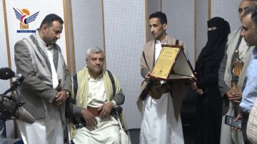 فرع هيئة رعاية أسر الشهداء يكرم إذاعة إب