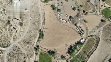 نكف قبلي في حزم العدين بإب وفاء لدماء الشهداء نكف قبلي في حزم العدين بإب وفاء لدماء الشهداء