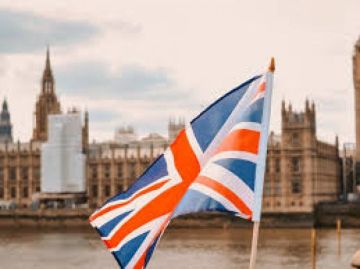 بريطانيا تحظر واردات الغاز الطبيعي المسال من روسيا بريطانيا تحظر واردات الغاز الطبيعي المسال من روسيا