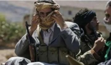 مطاردة درامية تنتهي بالقبض على قاتل في خور عميرة شبوة مطاردة درامية تنتهي بالقبض على قاتل في خور عميرة شبوة