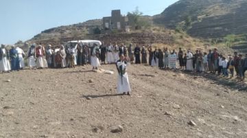 وقفة قبلية ومسير في بني سعد بالمحويت وفاء لدماء الشهداء