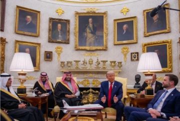 ترامب يكشف دورا سعوديا محوريا في تطبيع العلاقات مع سوريا ورفع العقوبات