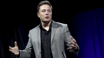 ماسك: العمل سيصبح اختياريا بفضل الذكاء الاصطناعي والروبوتات ماسك: العمل سيصبح اختياريا بفضل الذكاء الاصطناعي والروبوتات